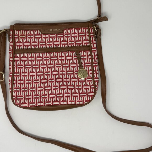 Tommy Hilfiger Handbags - Tommy Hilfigier Crossbody